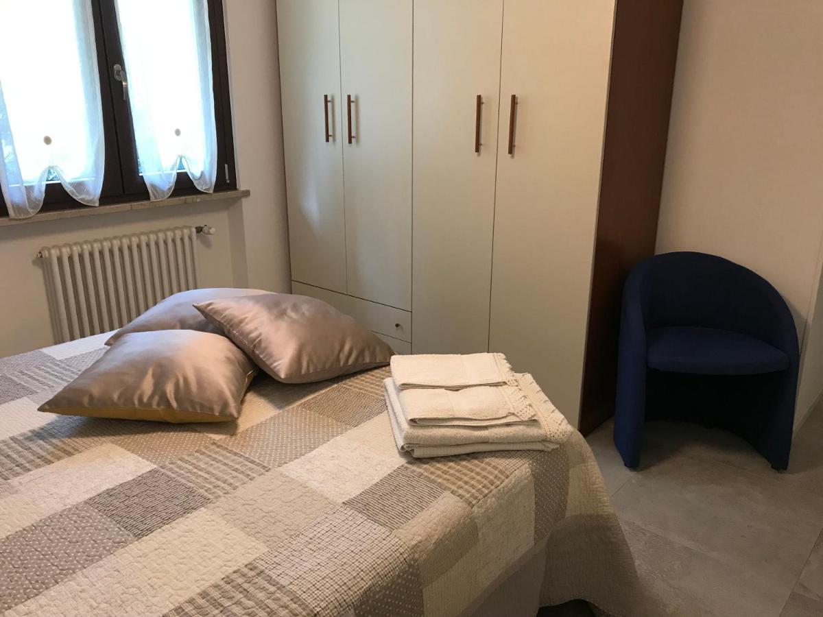Casa Mary Due - Trilocale Con Giardino Privato A Due Passi Dal Lago Sirmione Kültér fotó