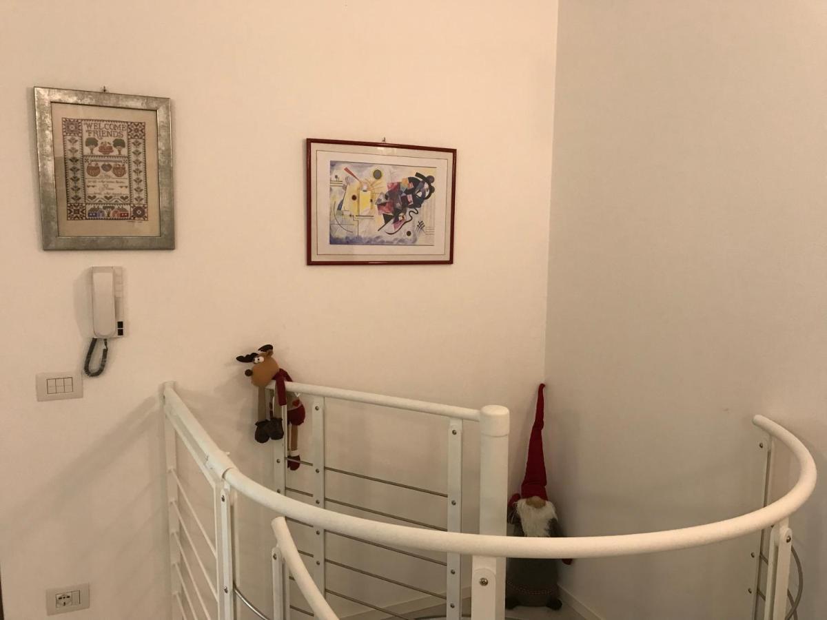Casa Mary Due - Trilocale Con Giardino Privato A Due Passi Dal Lago Sirmione Kültér fotó