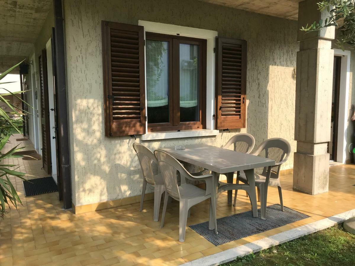 Casa Mary Due - Trilocale Con Giardino Privato A Due Passi Dal Lago Sirmione Kültér fotó