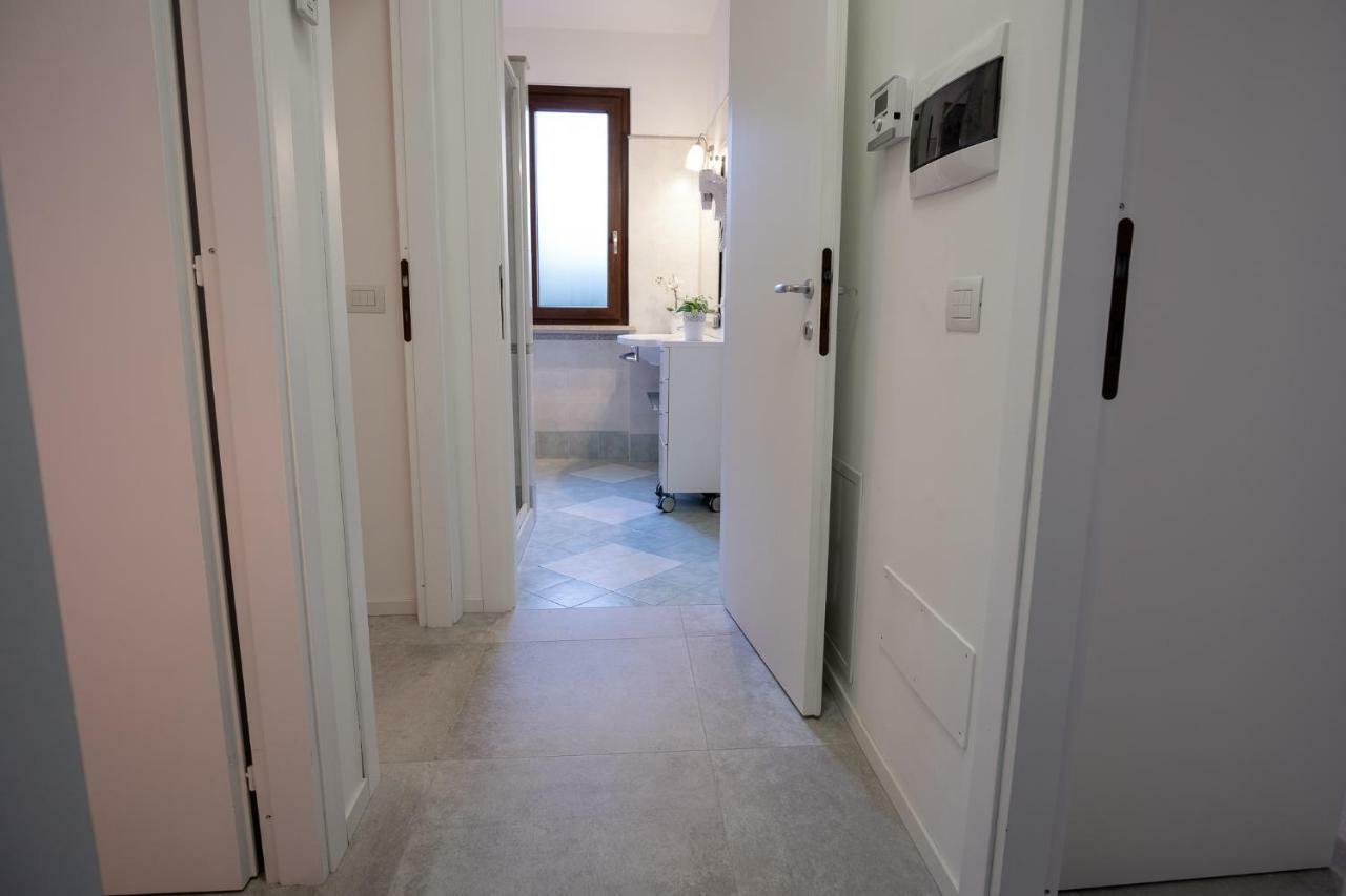 Casa Mary Due - Trilocale Con Giardino Privato A Due Passi Dal Lago Sirmione Kültér fotó