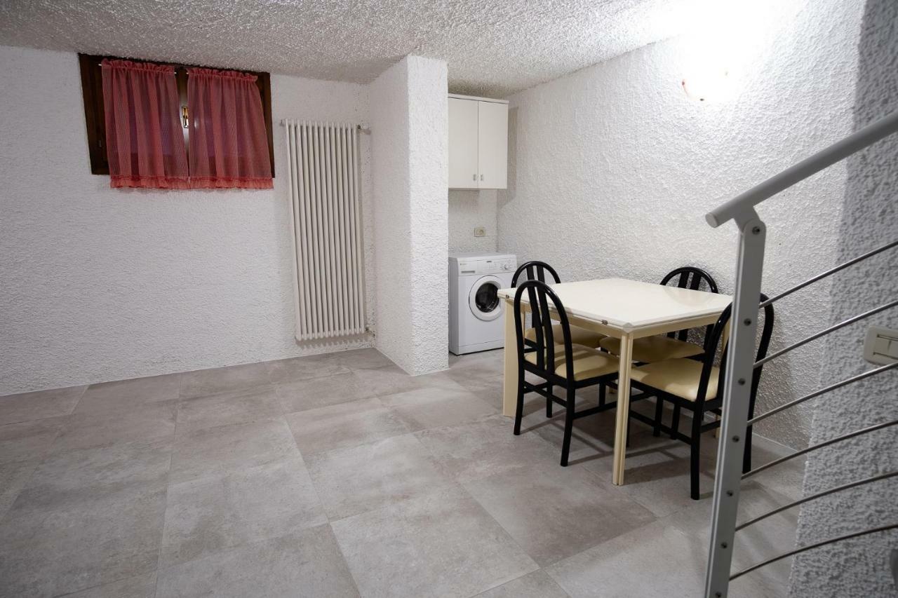 Casa Mary Due - Trilocale Con Giardino Privato A Due Passi Dal Lago Sirmione Kültér fotó